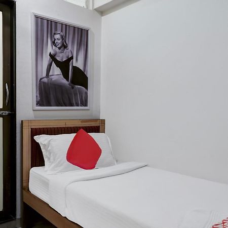 فندق Oyo Flagship 572 Santacruz West مومباي المظهر الخارجي الصورة