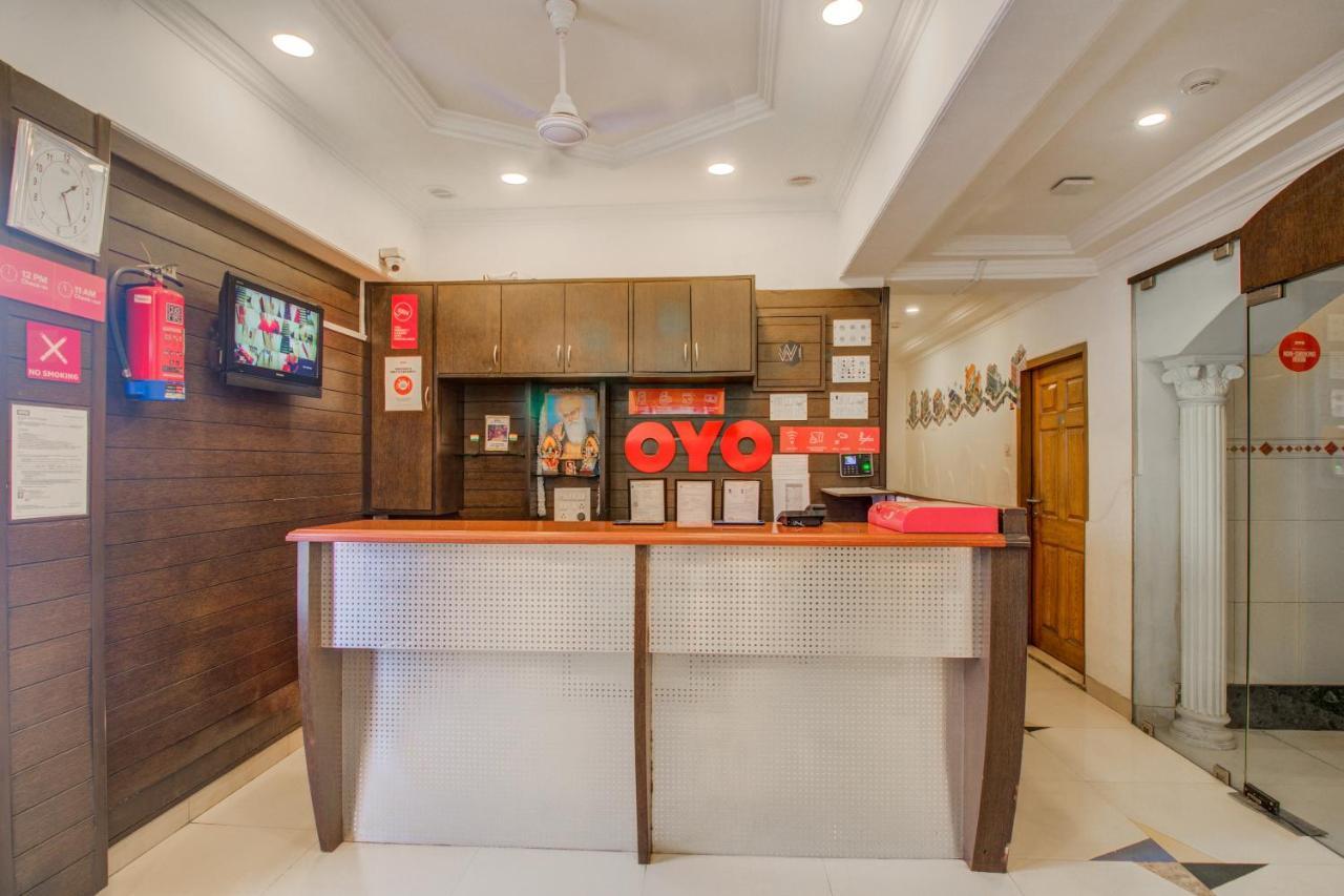 فندق Oyo Flagship 572 Santacruz West مومباي المظهر الخارجي الصورة